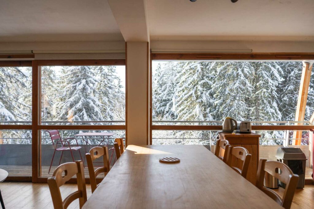 Appartement 13, séjour vitré